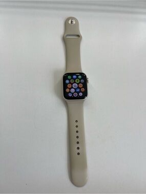 Apple Watch SE (Gen 2) 40mm Starlight Aluminum GPS